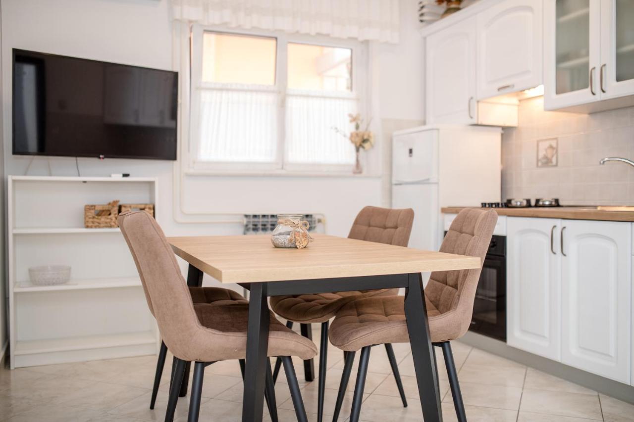 Apartmani Marica Beg Palit ภายนอก รูปภาพ