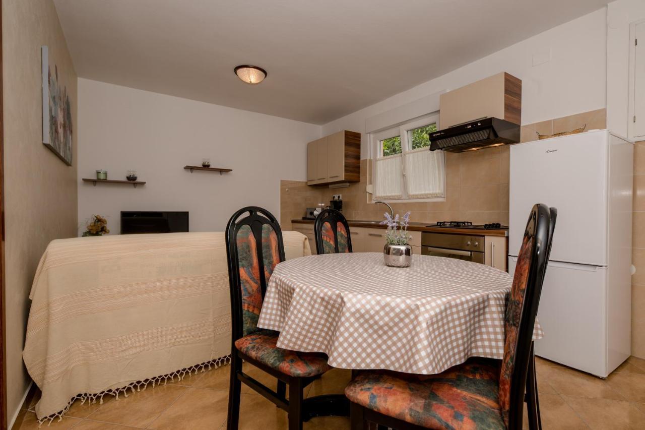 Apartmani Marica Beg Palit ภายนอก รูปภาพ