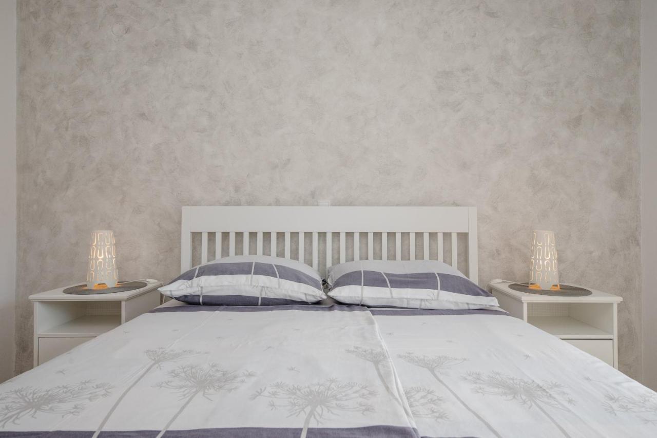 Apartmani Marica Beg Palit ภายนอก รูปภาพ