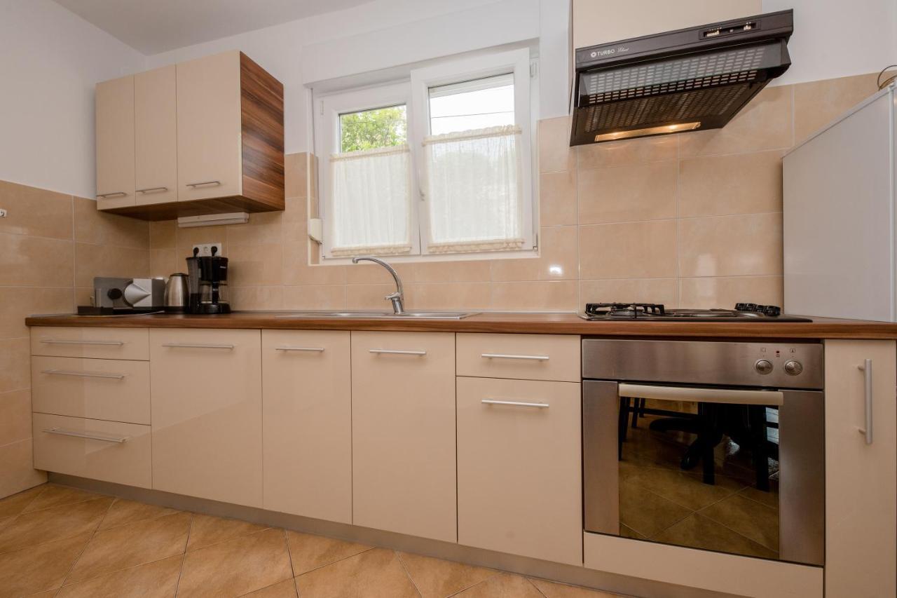 Apartmani Marica Beg Palit ภายนอก รูปภาพ