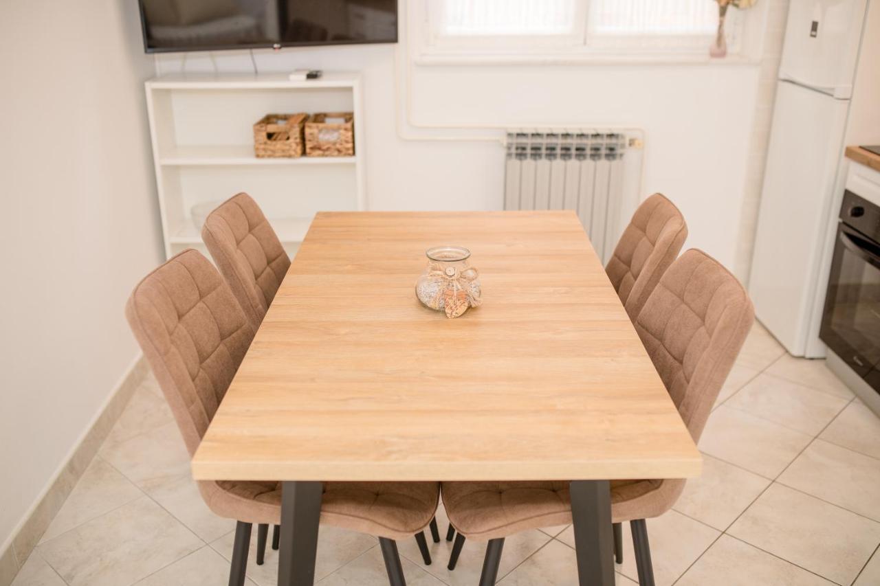Apartmani Marica Beg Palit ภายนอก รูปภาพ