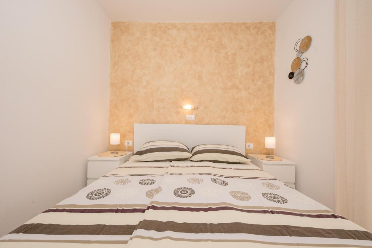 Apartmani Marica Beg Palit ภายนอก รูปภาพ