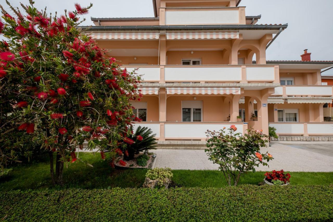 Apartmani Marica Beg Palit ภายนอก รูปภาพ